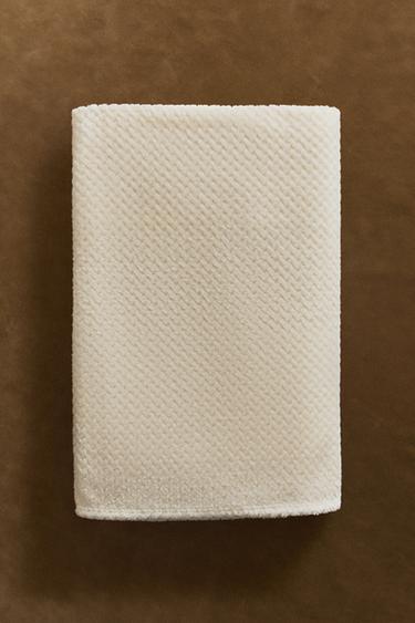 FLEECE BLANKET - Ecru by Zara - Image 5