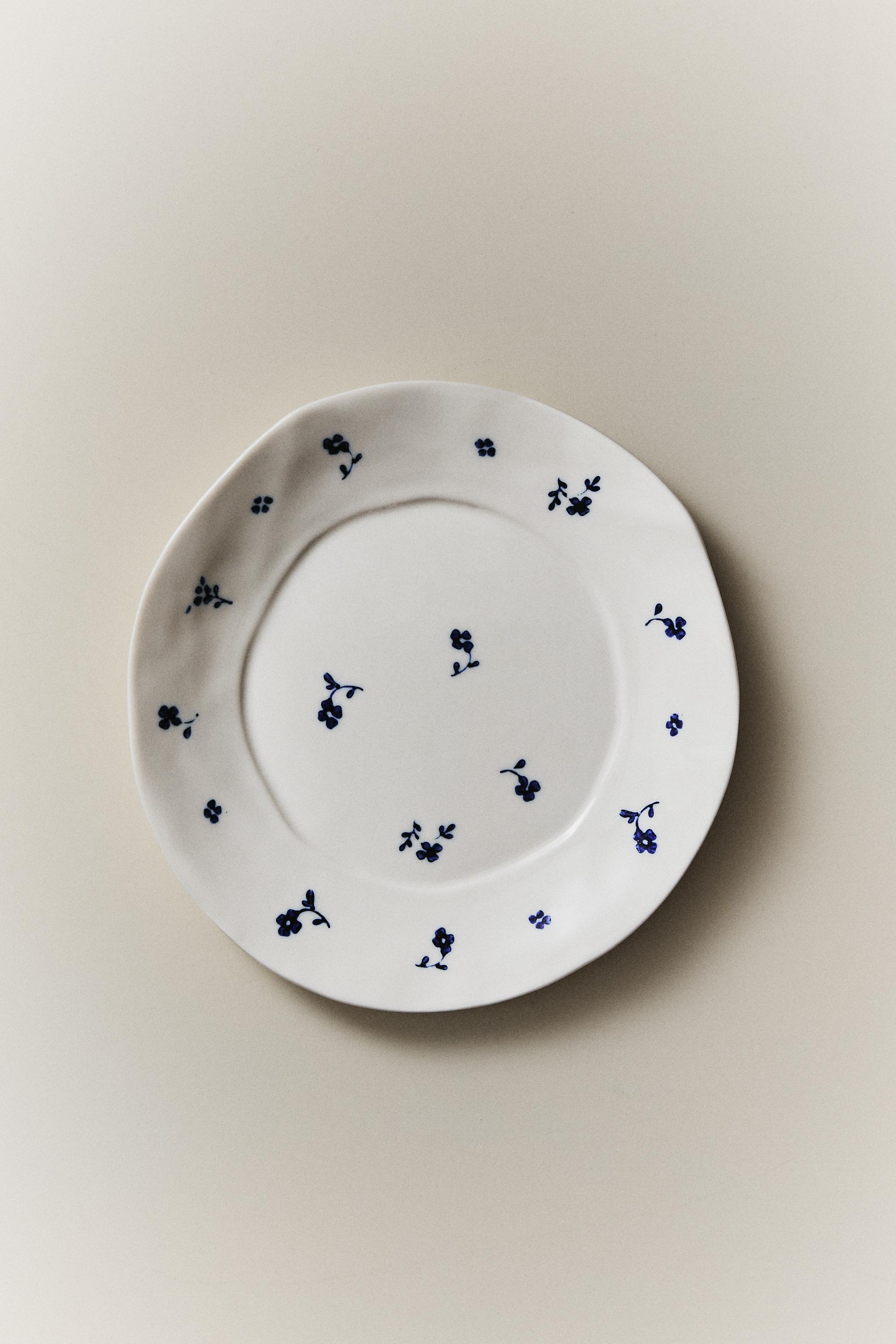 FLORAL PORCELAIN DESSERT PLATE