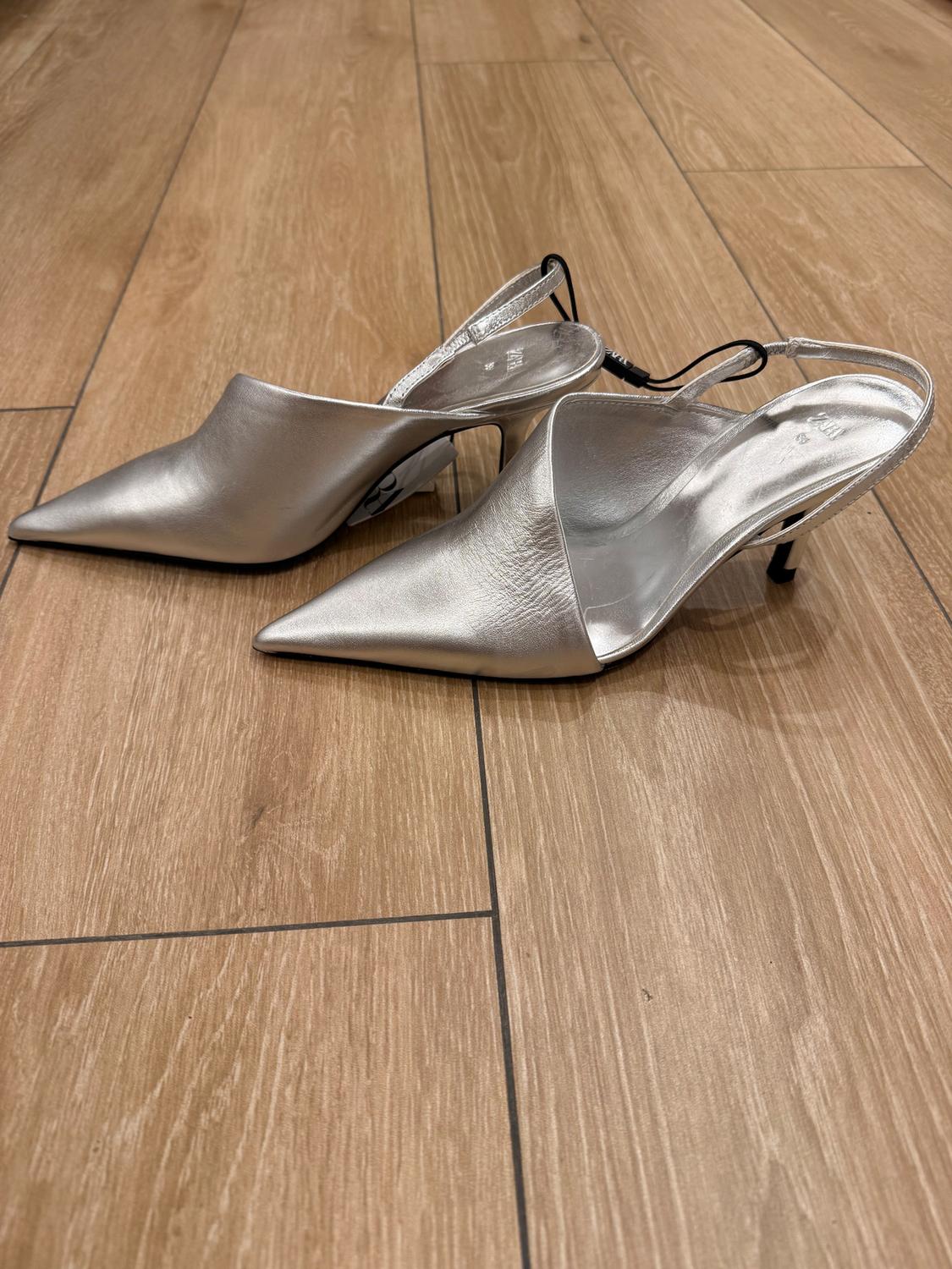 METALLIC ASYMMETRIC SLINGBACK COURT SHOES - Image 2