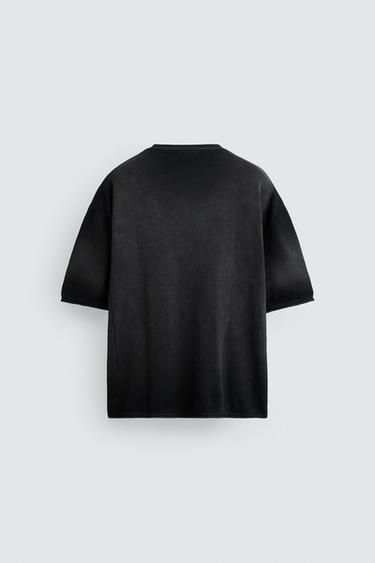 T-SHIRT EN MAILLE À IMPRIMÉ SPRAY - Noir de Zara - Image 6