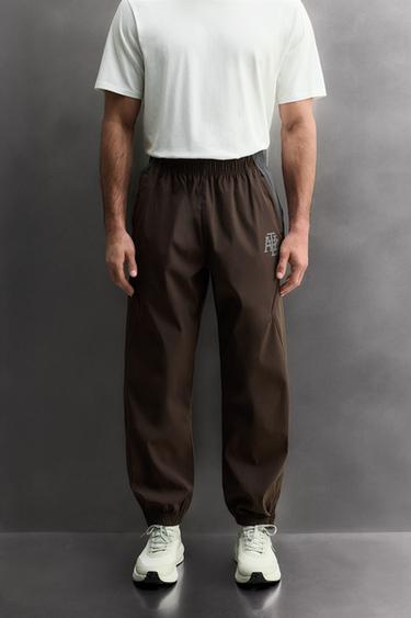 מכנסי כדורגל טכניים בעיצוב colour block - בורדו של Zara