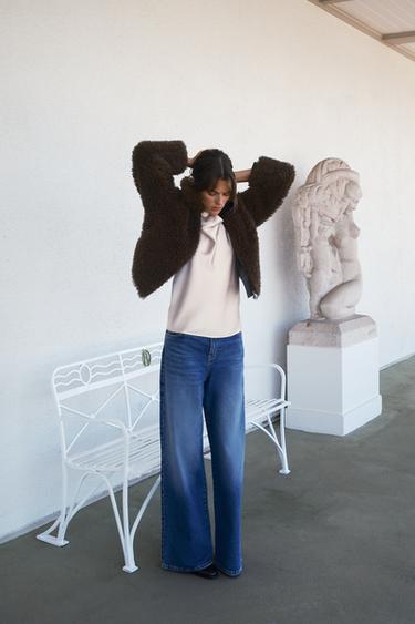 CROPPED FAUX SHEARLING COAT - Brown by Zara