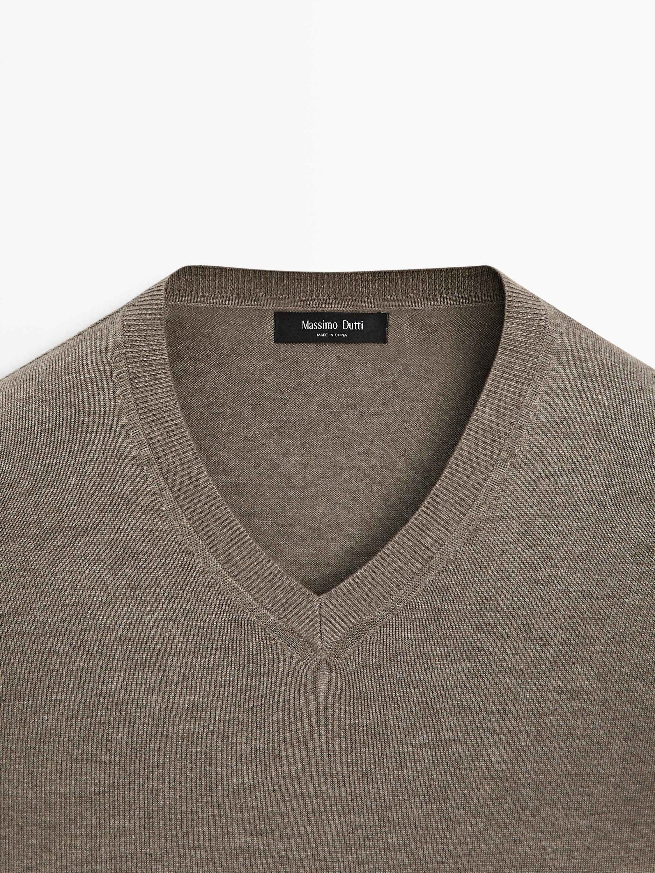 Cotton blend V-neck knit sweater