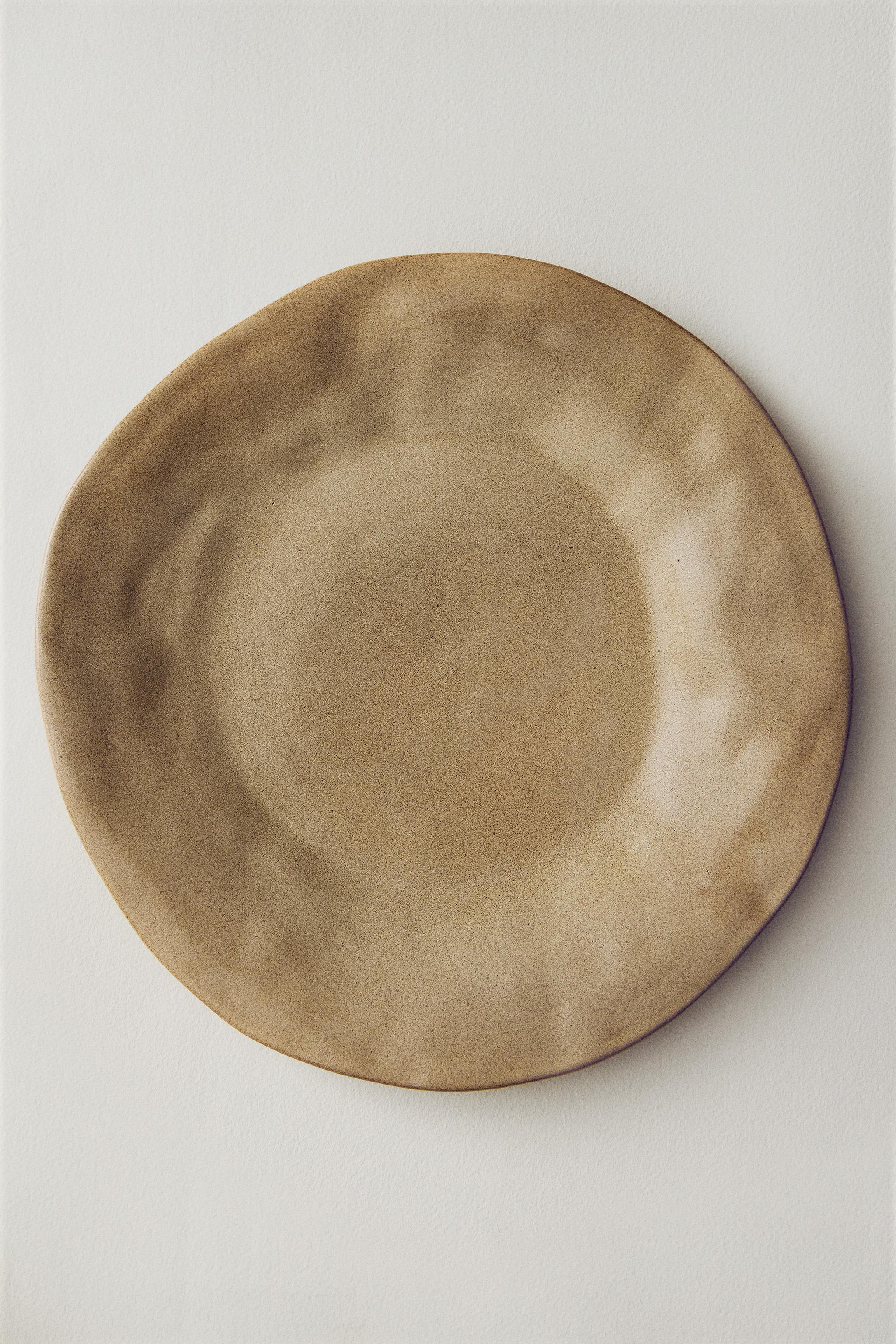 IRREGULAR STONEWARE DINNER PLATE