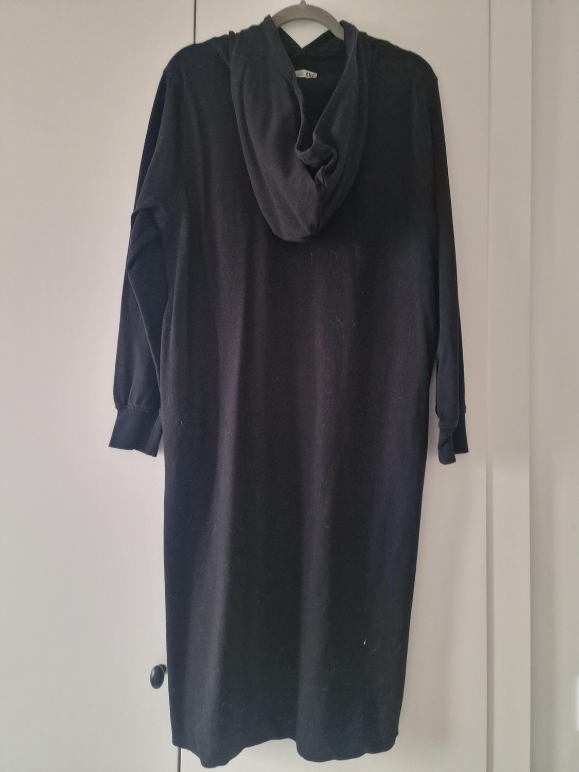 MIDI DRESS WITH HOOD - Image 3
