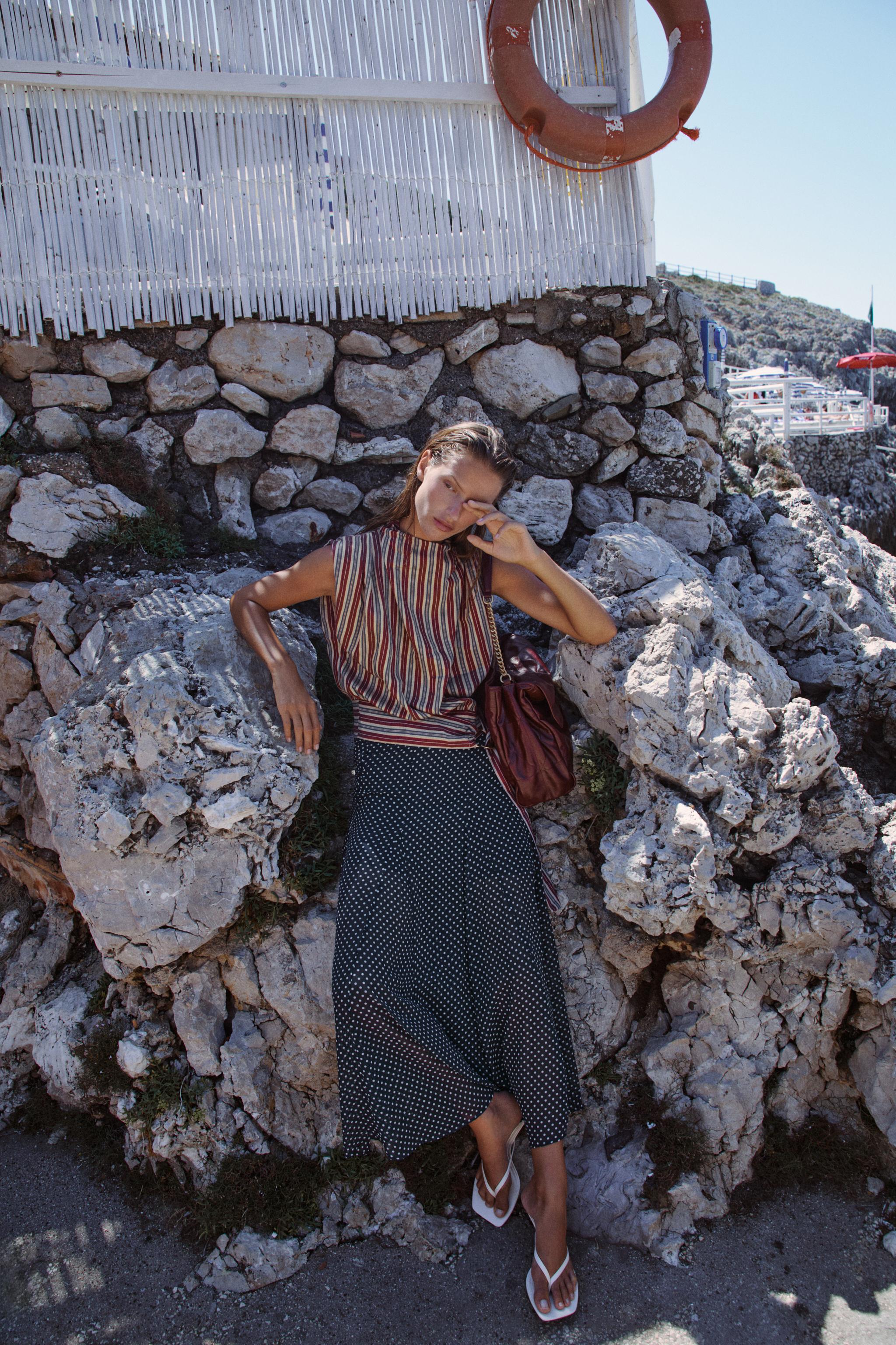 STRIPED TOP WITH KNOT DETAIL — Ecru / Maroon