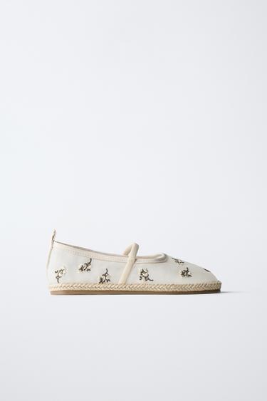 باليرينا يوت مطرزة - أبيض صدفي الخاص بـ Zara