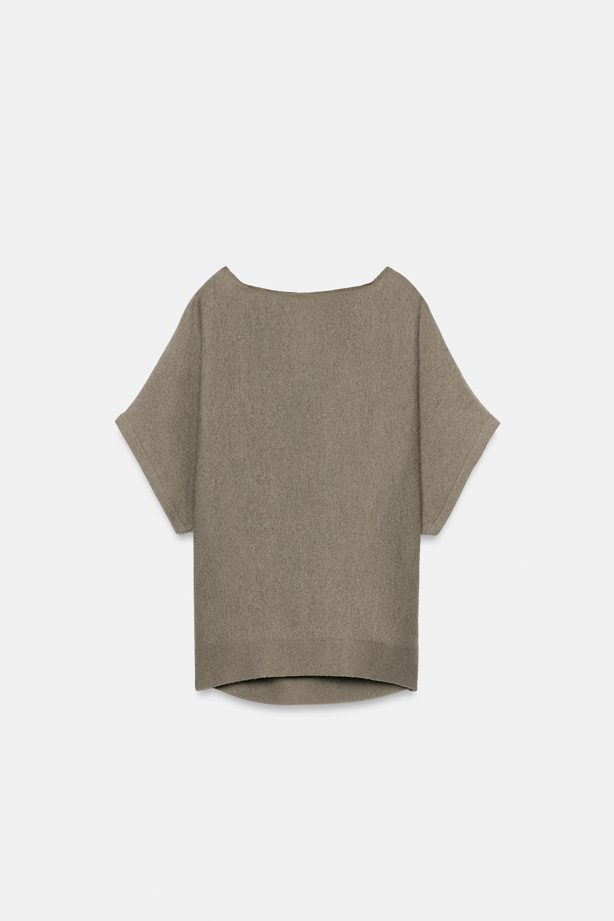 TOP EN MAILLE À DÉCOLLETÉ FLUIDE DANS LE DOS