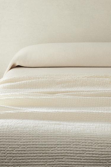 MINI WAFFLE-KNIT COTTON BEDSPREAD - Oyster-white by Zara