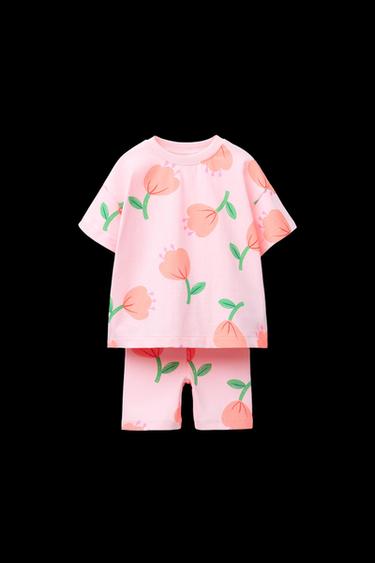 SET AUS T-SHIRT UND BEDRUCKTEN RADLERHOSEN - Hellrosa von Zara - Bild 0