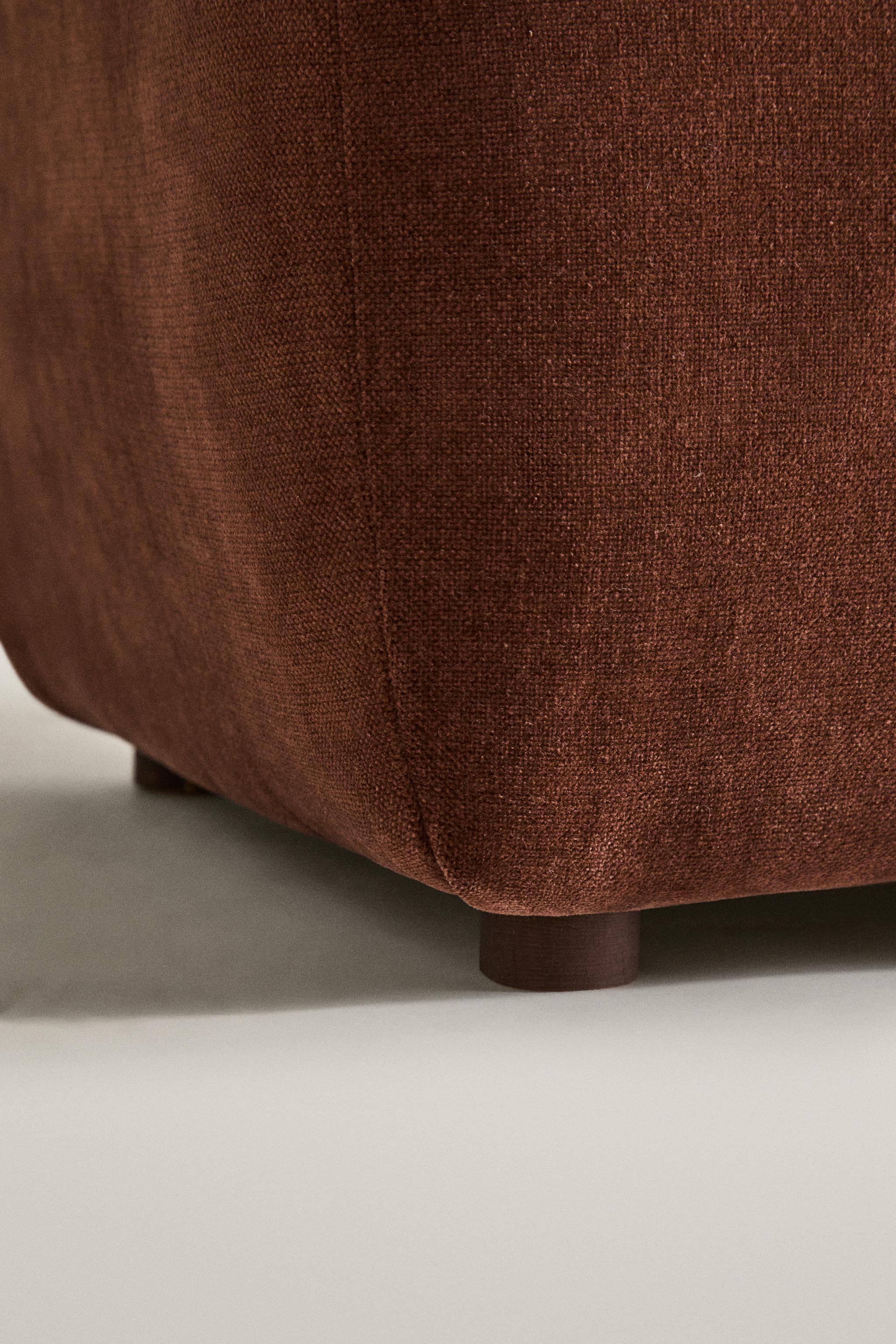 VELVET OTTOMAN