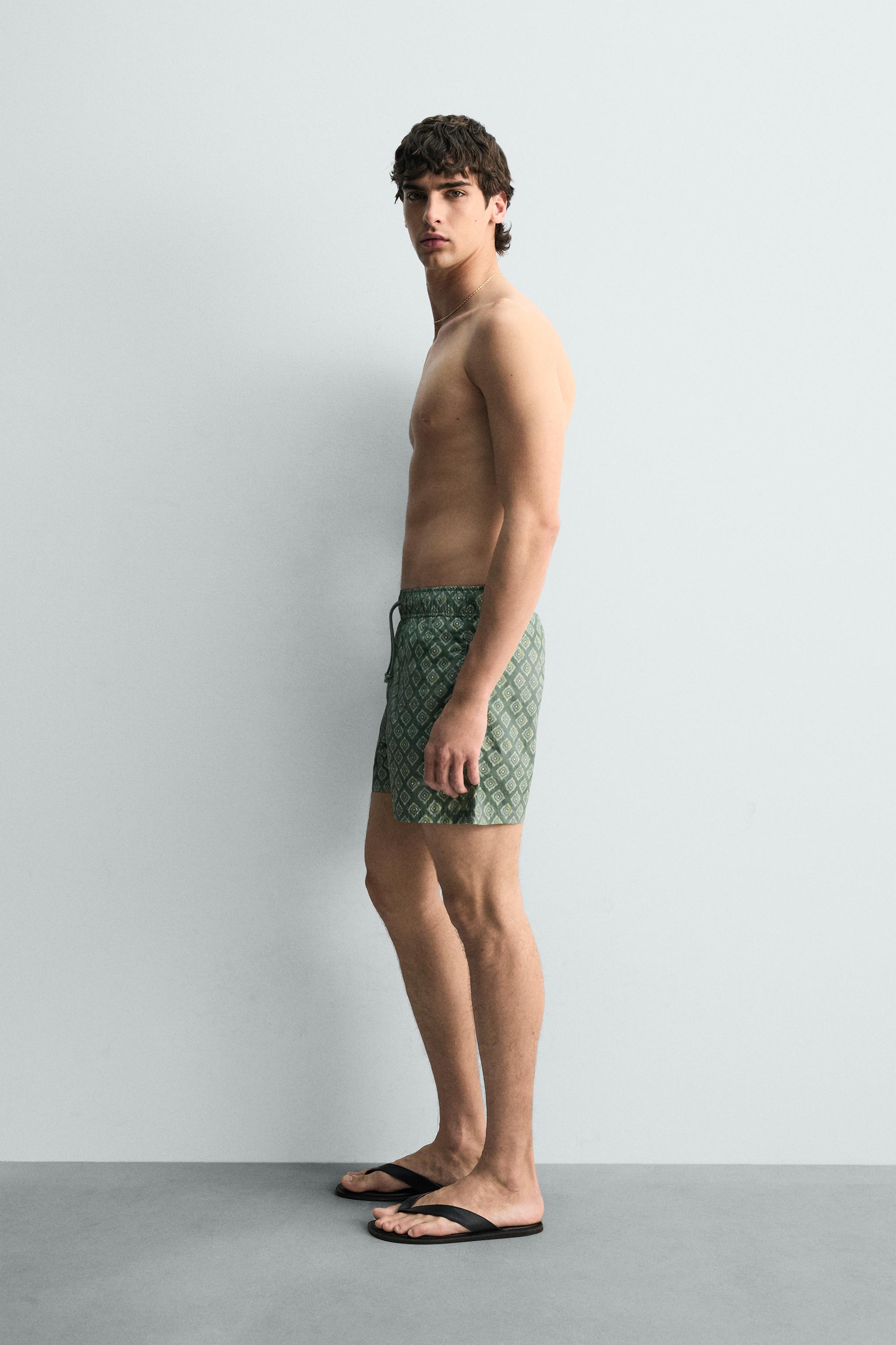 MAILLOT DE BAIN MI-LONG À IMPRIMÉ GÉOMÉTRIQUE EFFET DÉLAVÉ