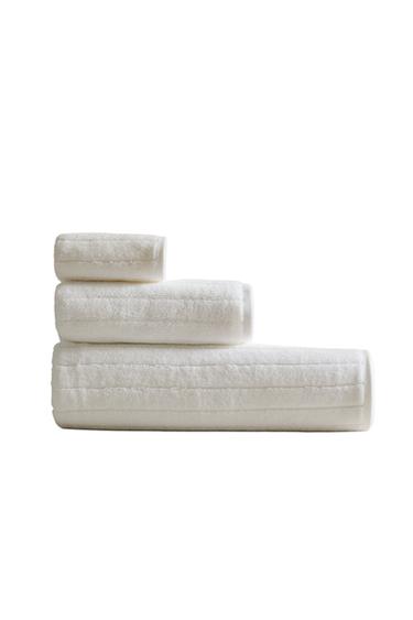 TEXTURED STRIPED BATH TOWEL - White by Zara