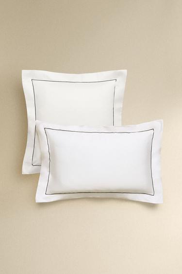 KOPFKISSENBEZUG AUS SATIN MIT BOGENKANTE - Schwarz von Zara