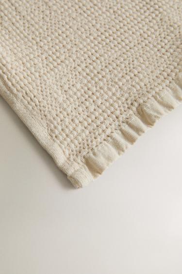 MINI WAFFLE BATH TOWEL - Sand by Zara