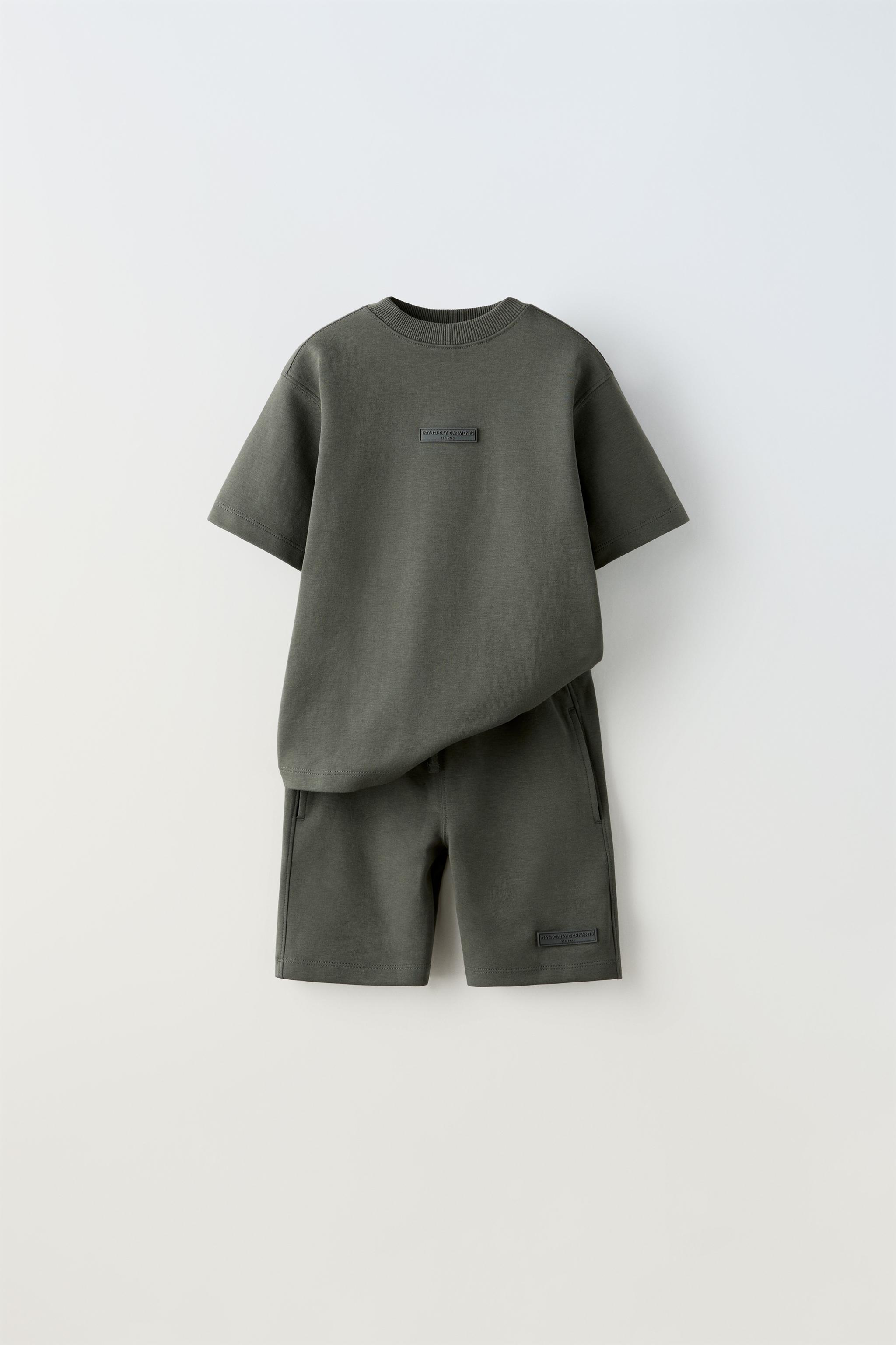 2-piece Kid Boy Painting Print Short-sleeve Tee and Elasticized Shorts Set