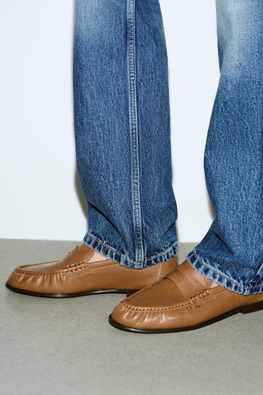 МЯГКИЕ ЛОФЕРЫ СО СБОРКАМИ — Коричневый от Zara