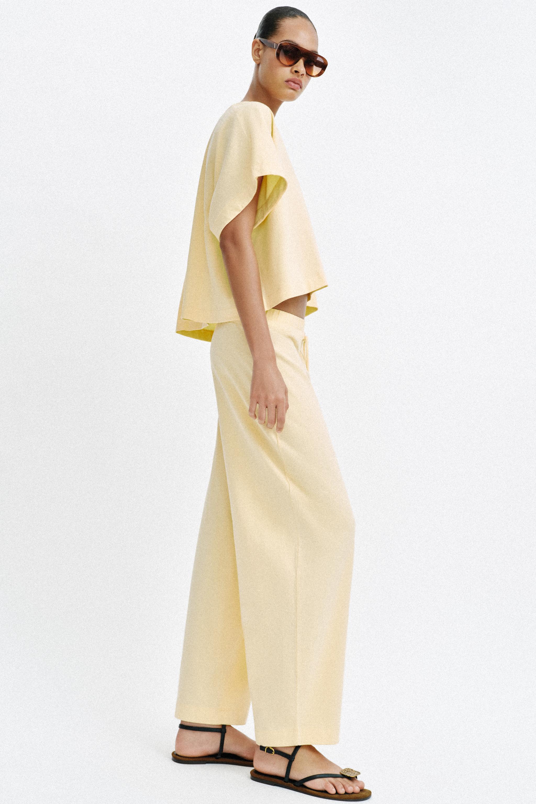 RUSTIC CAPE TOP
