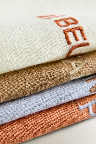 EMBROIDERED COLOURED LINEN NAPKINS (PACK OF 4) - Butter by Zara - Image 3