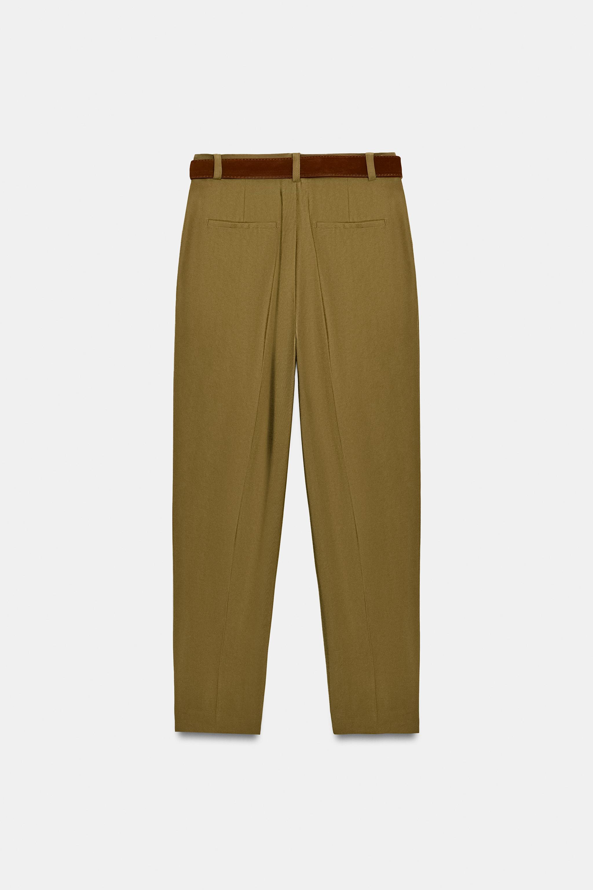 PANTALON À PINCES AVEC CEINTURE