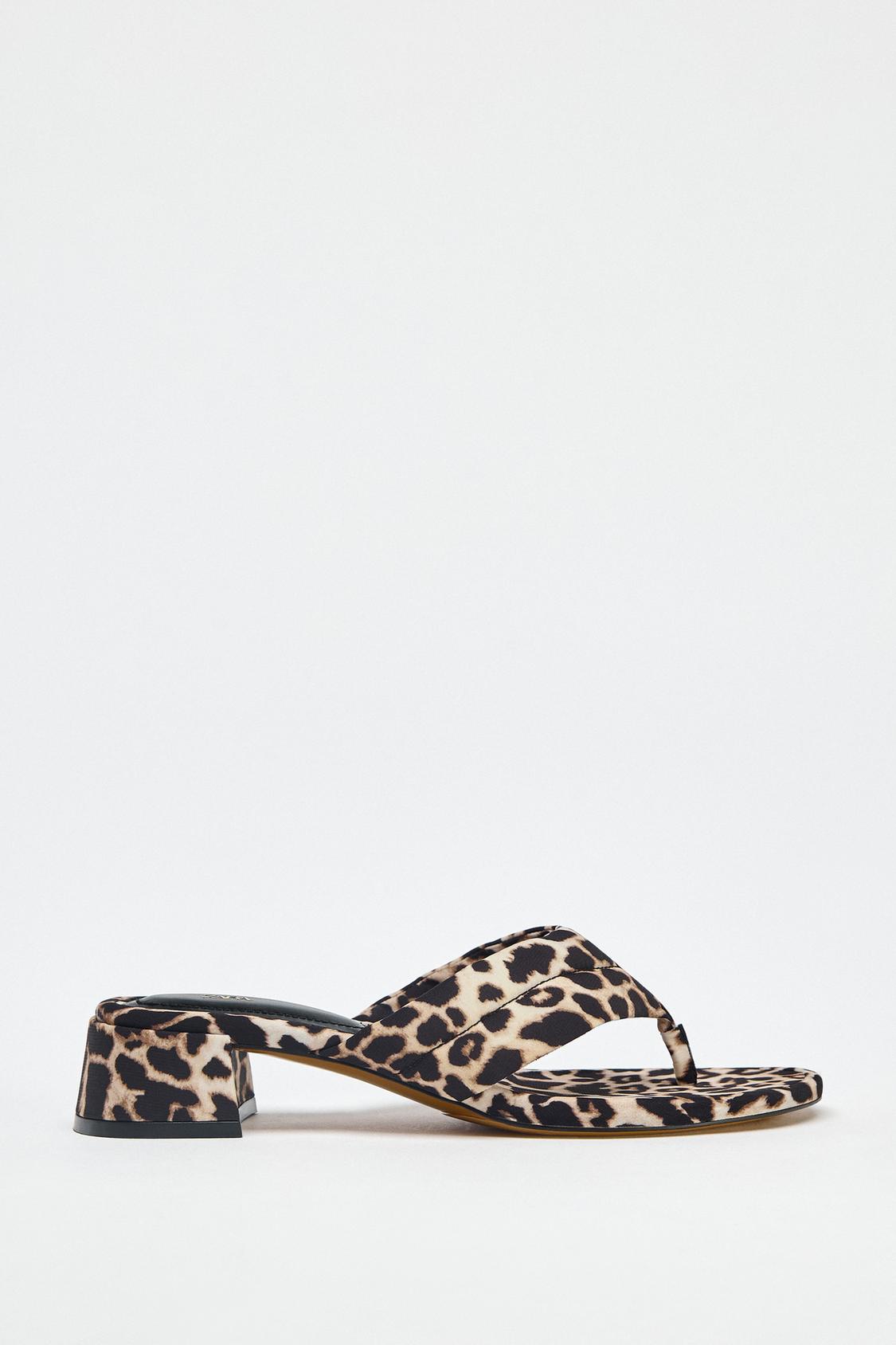 ANIMAL PRINT HEELED SANDALS