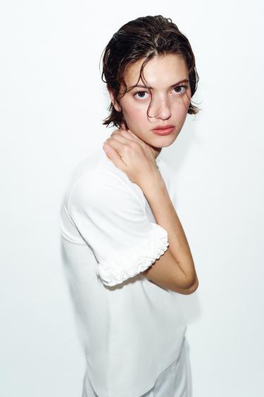 T-SHIRT À MANCHES VOLANTS - Blanc de Zara - Image 2