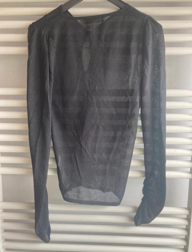 TOP WITH CUT-OUT DETAIL - Image 2