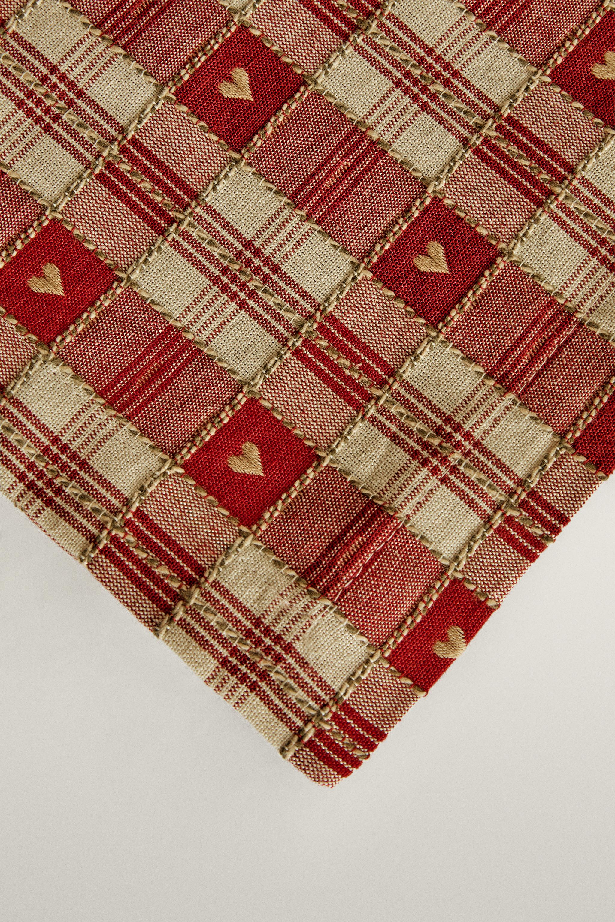 CHRISTMAS HEART CHECK COTTON TABLE RUNNER