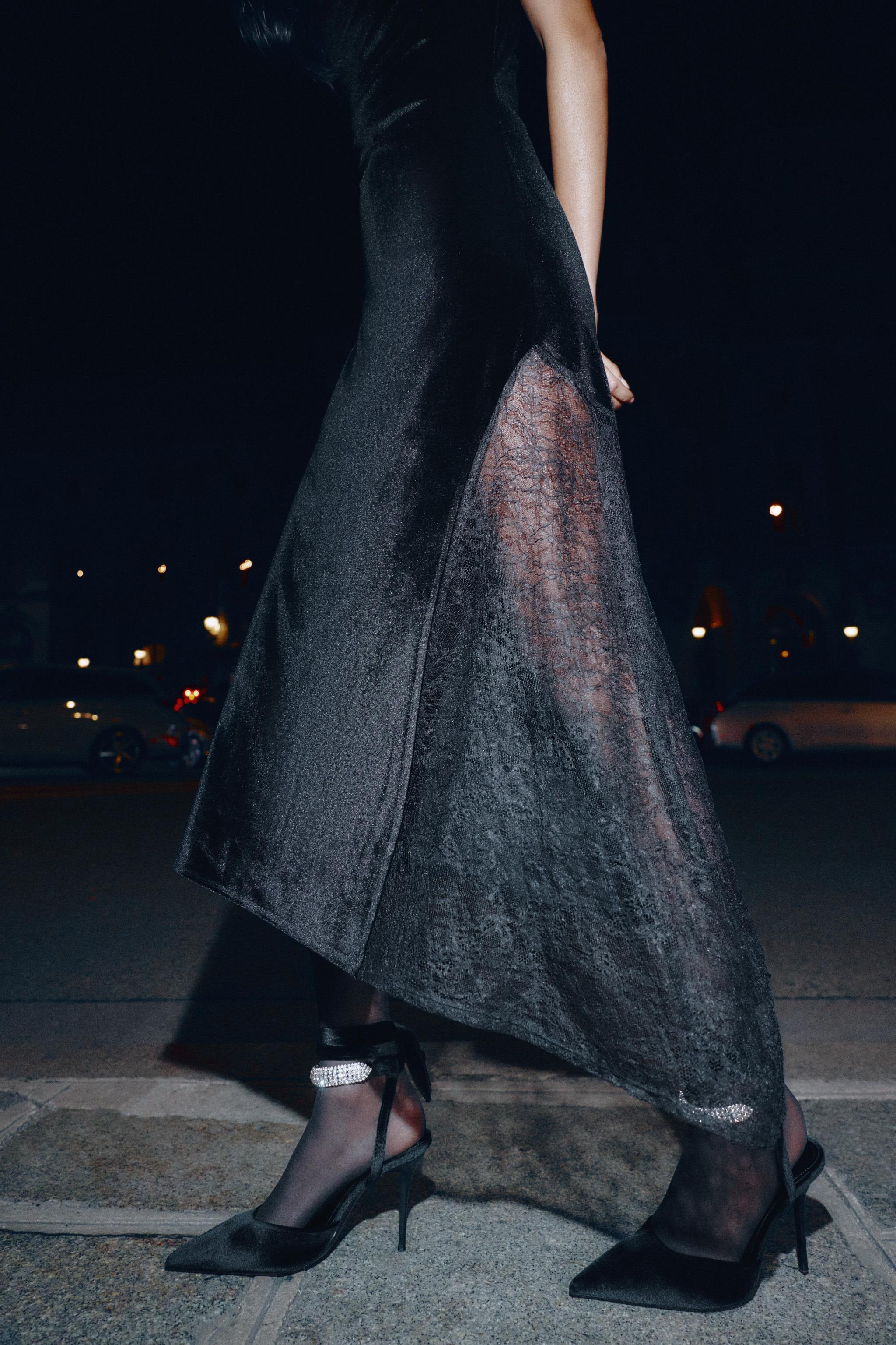 ROBE MI-LONGUE EN VELOURS AVEC DENTELLE