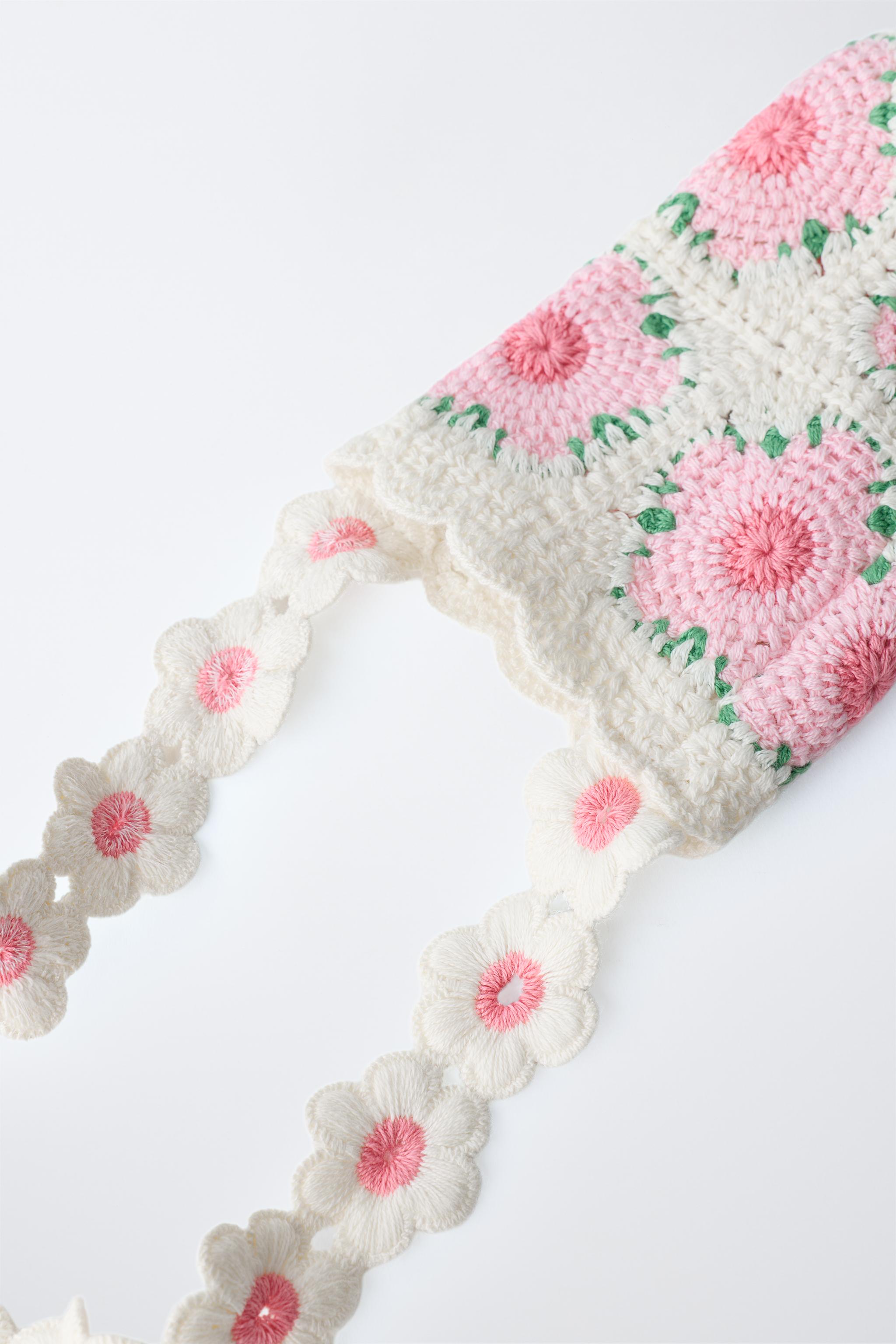 CROCHET FLOWER BOTTLE HOLDER