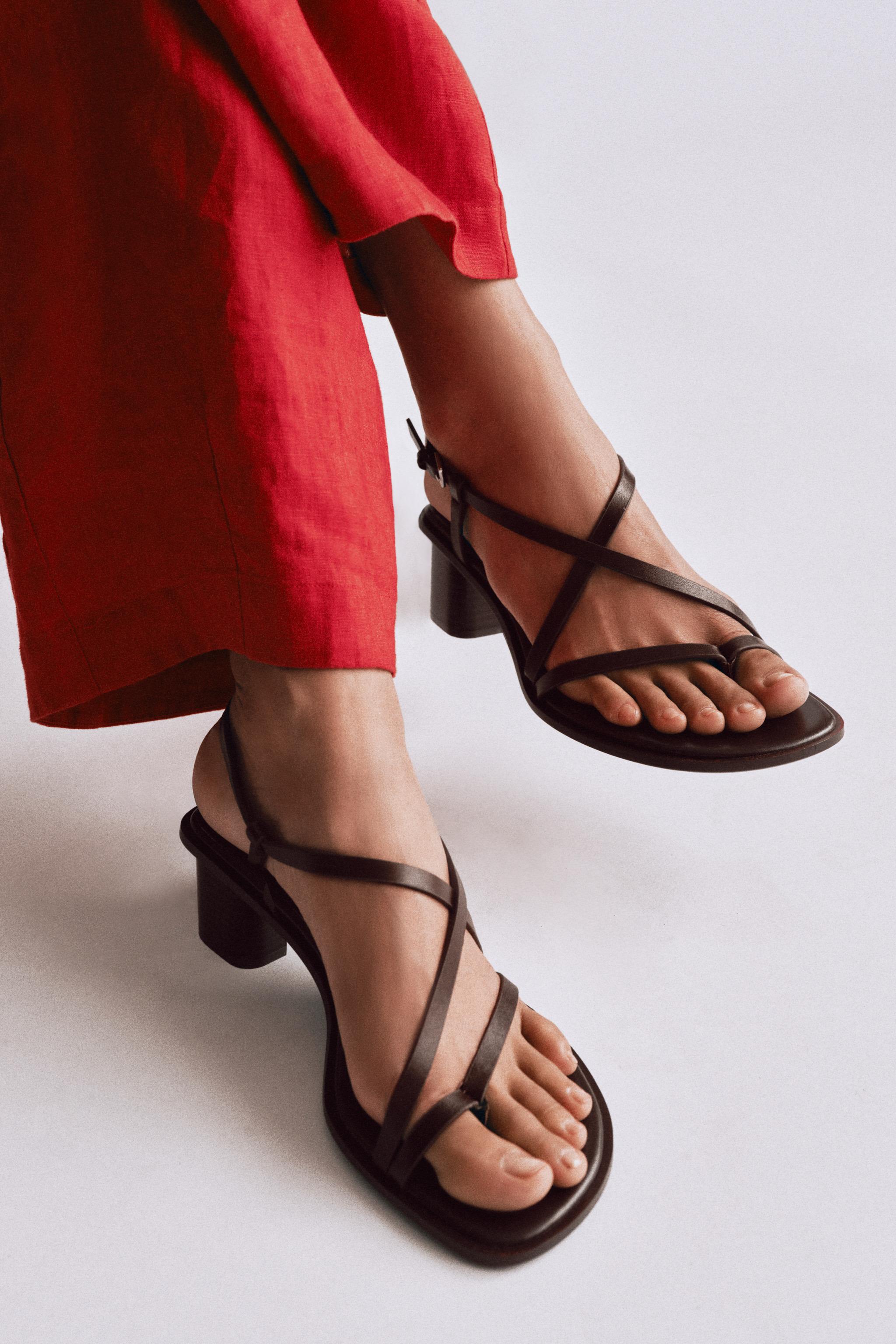 Женские сандалии Zara LEATHER WIDE HEEL SANDALS — фото 2