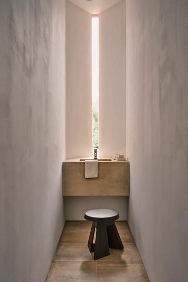 STOOL 03 - Brown by Zara
