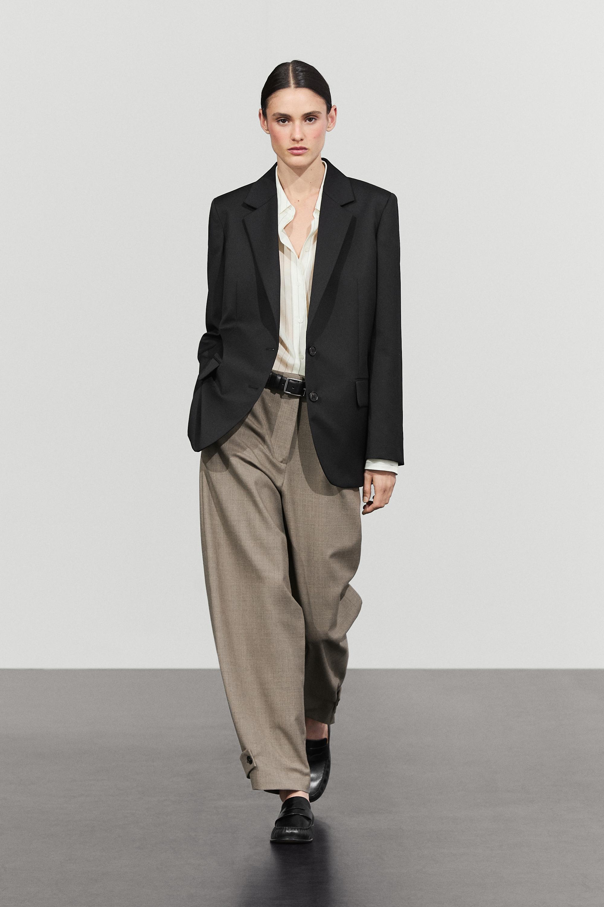 100% extra fine wool two-button blazer