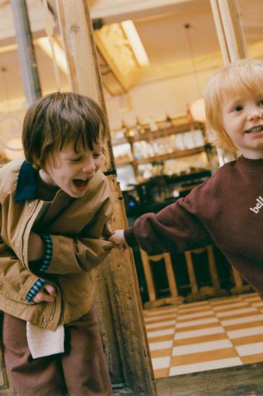 EMBROIDERED SLOGAN SWEATSHIRT - Brown by Zara