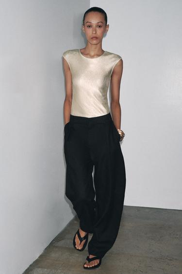 CAMISETA METALIZADA - Dorado de Zara