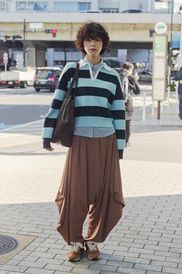 ASYMMETRIC FLOWING BAGGY TROUSERS - Light brown by Zara