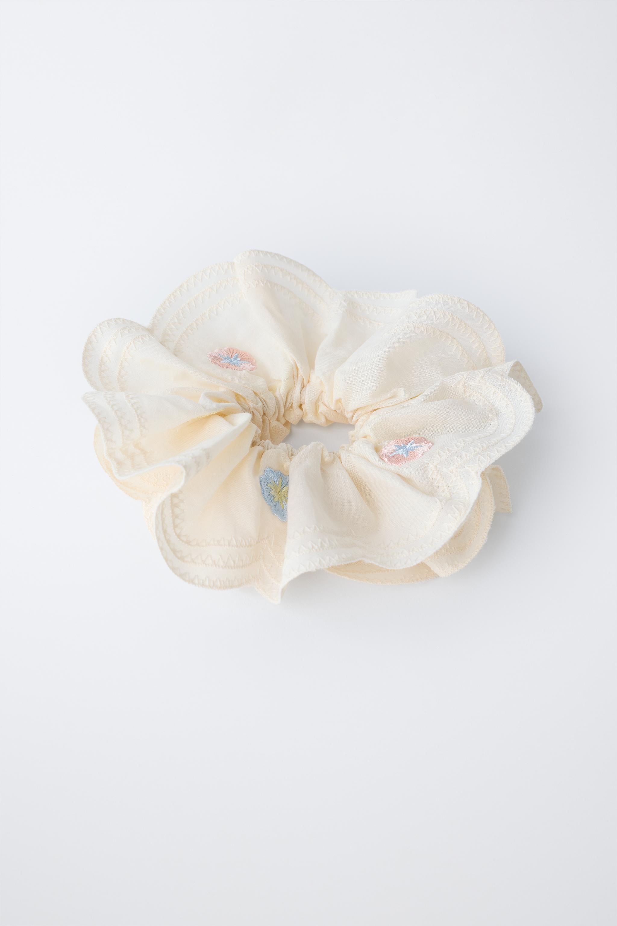 EMBROIDERED FLOWER SCRUNCHIE