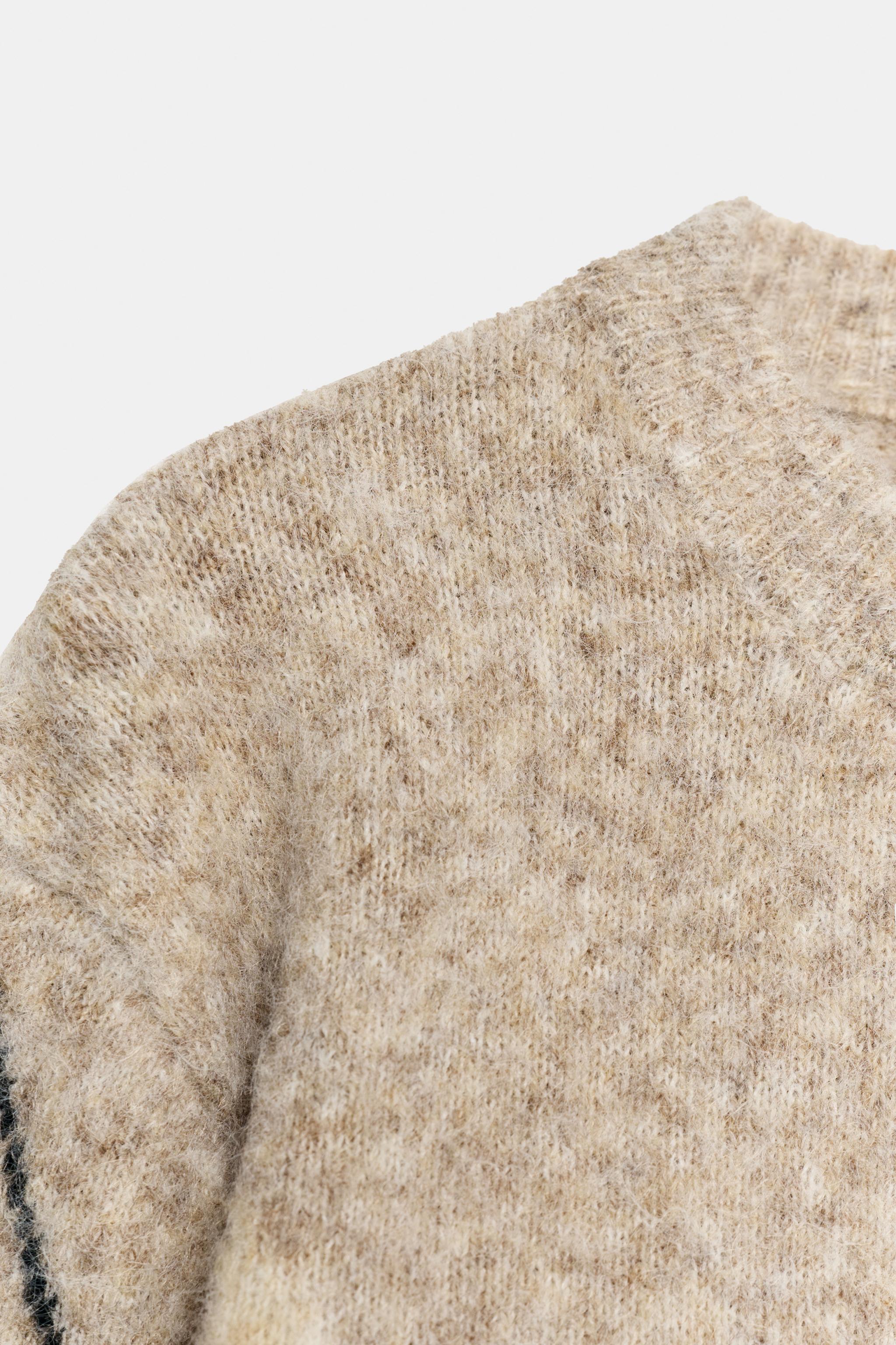 BRUSHED EFFECT ARGYLE SWEATER