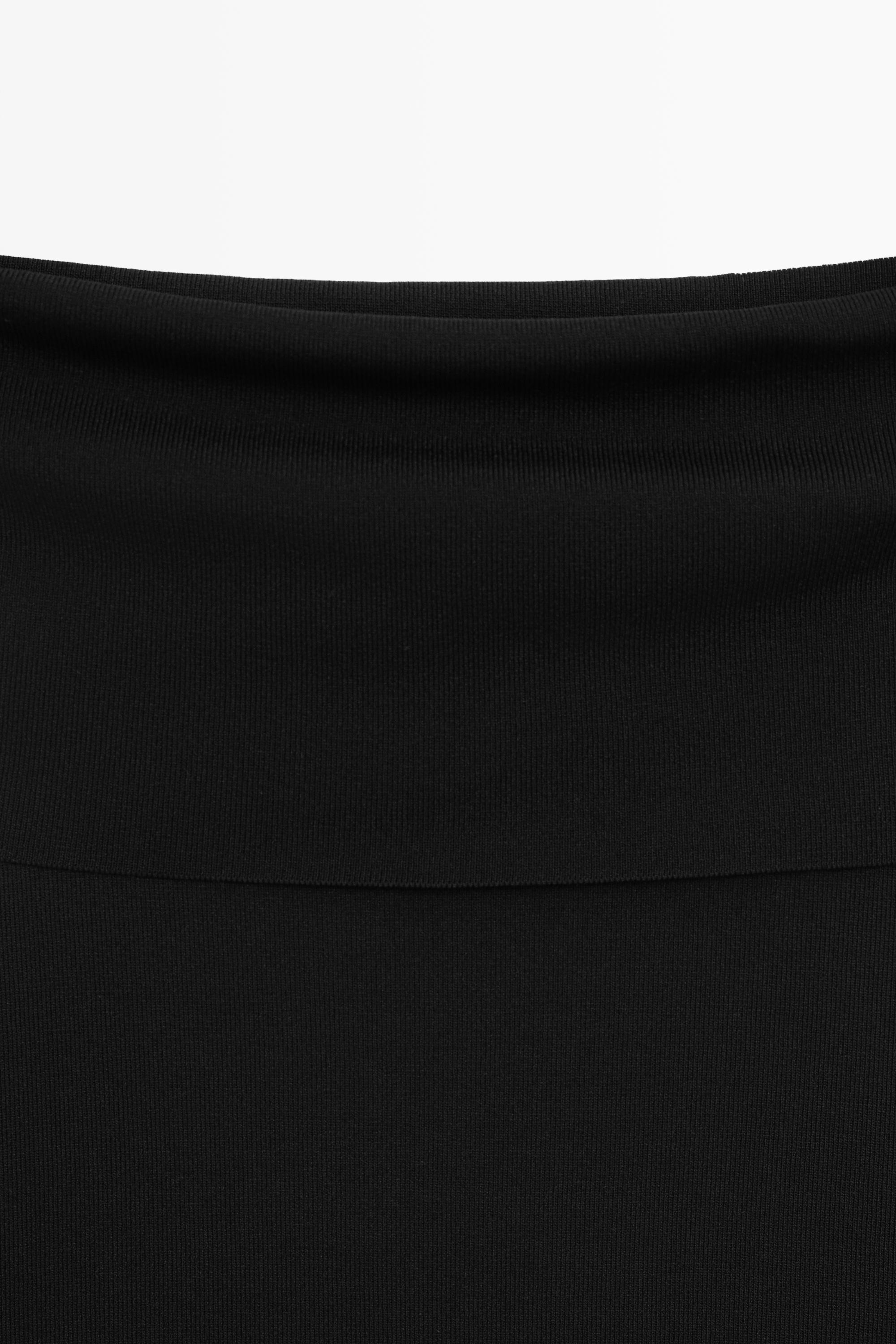 Off-the-shoulder top