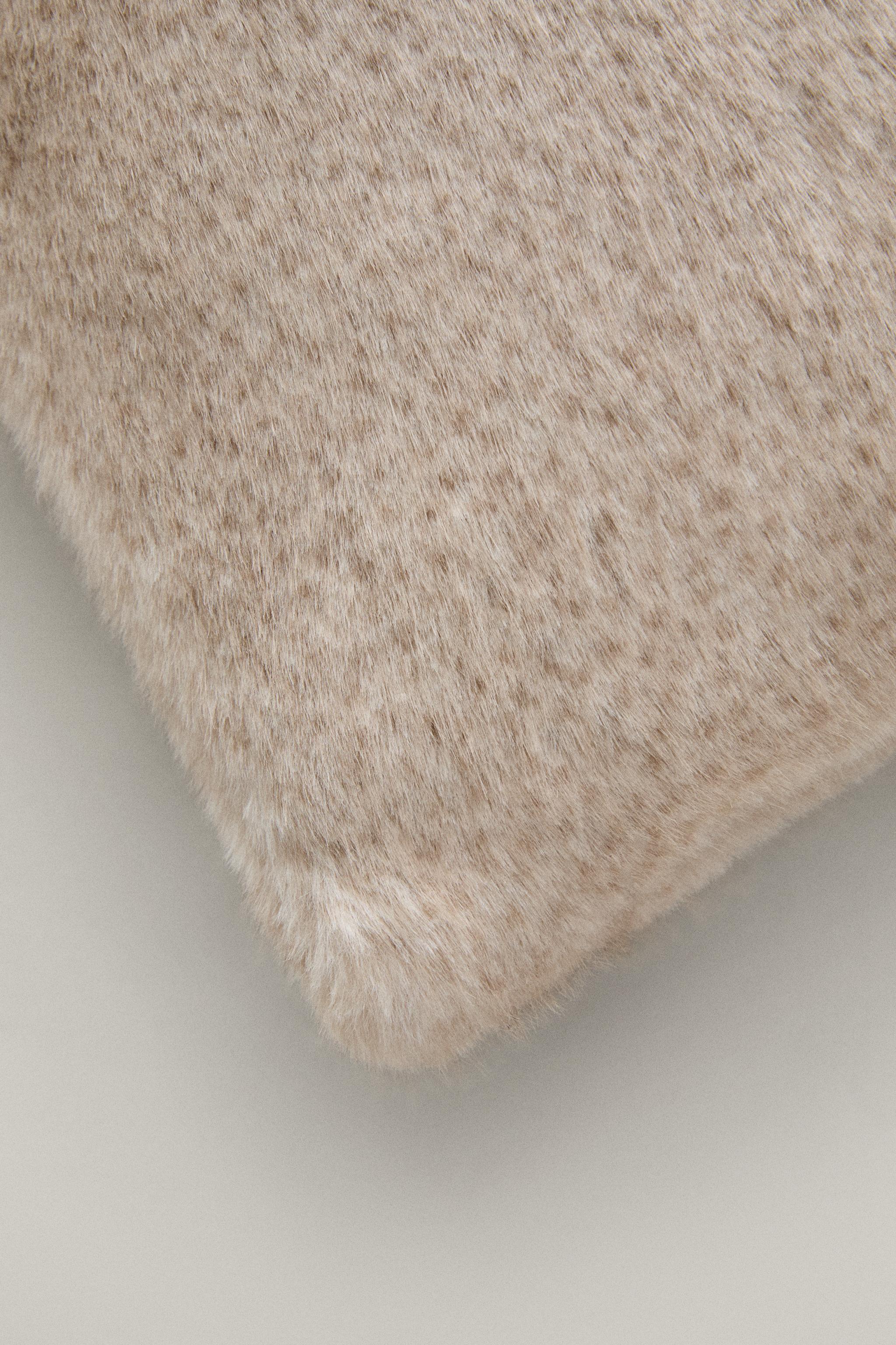 MARLED FUR THROW PILLOW COVER