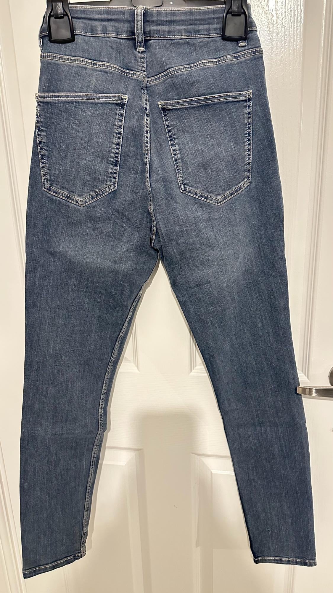 TRF SCULPT HIGH-WAIST JEANS - Image 2