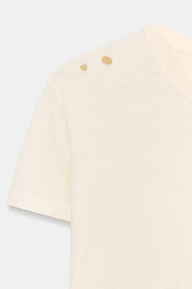 T-SHIRT DÉCHIRURES MANCHES COURTES - Écru de Zara - Image 6