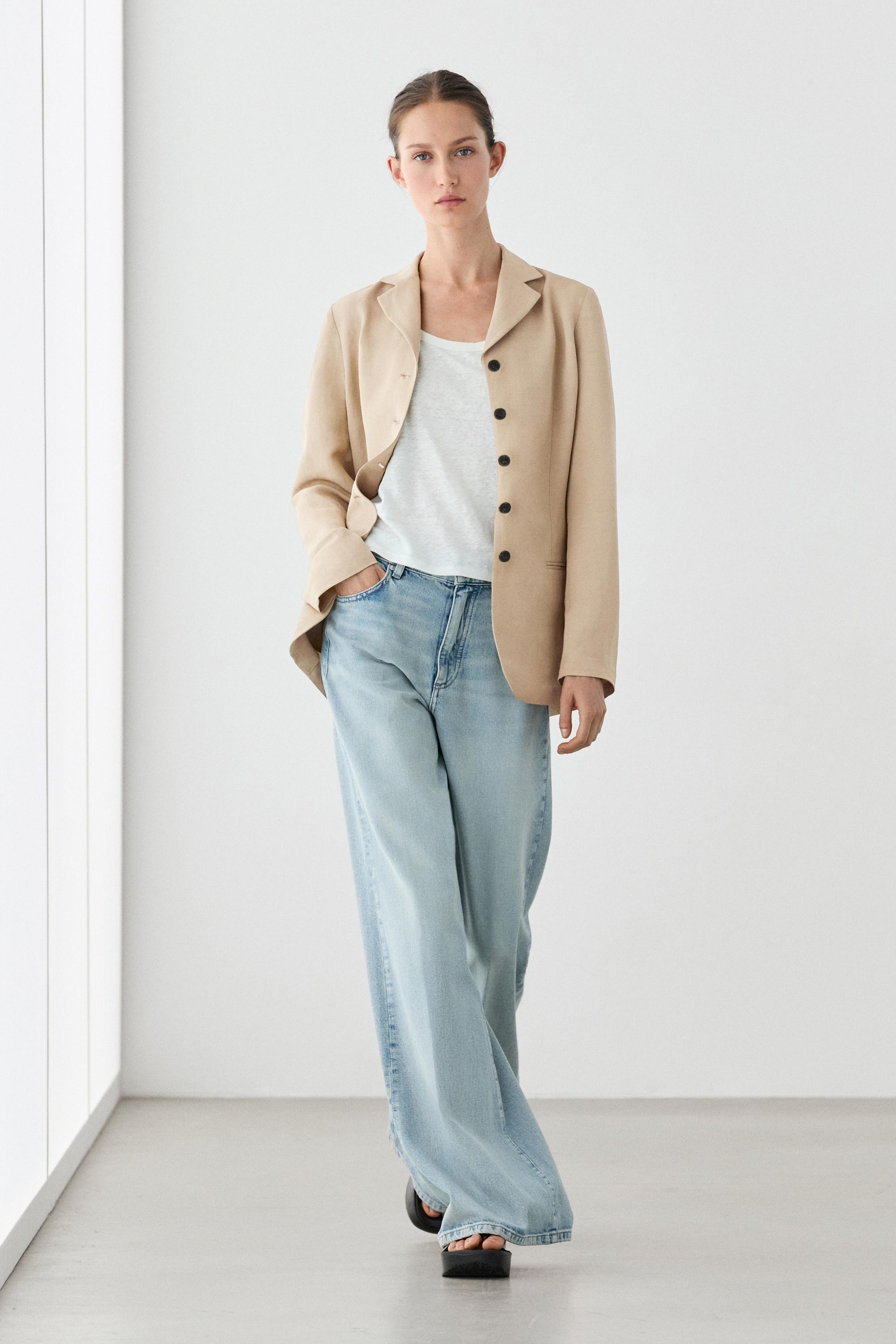 Flowing buttoned blazer