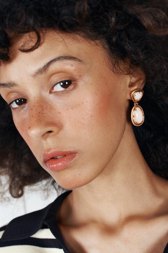 أقراط أحجار بلمعات - ذهبي الخاص بـ Zara - صورة 0
