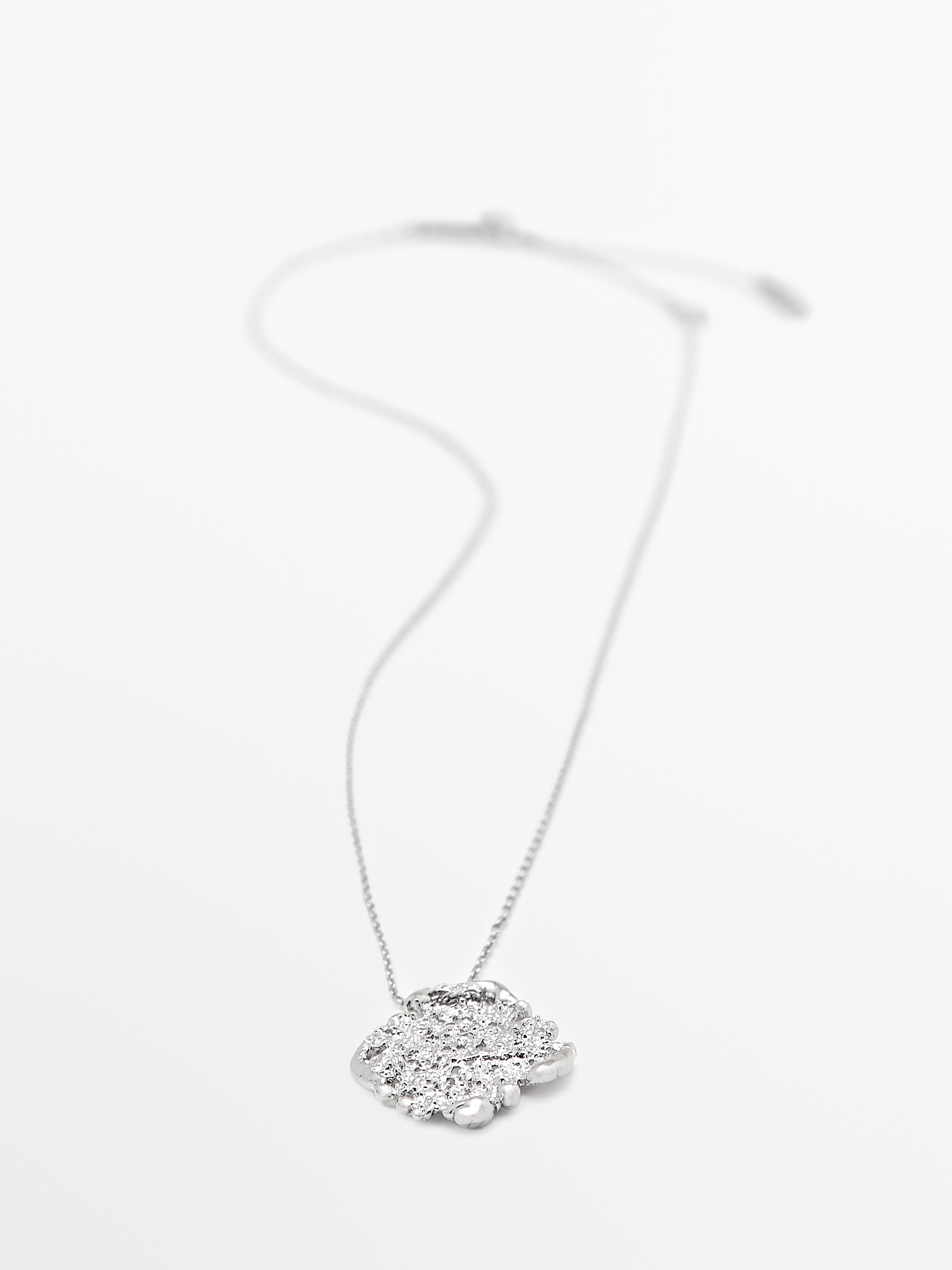 Collier mini pendentif pièce dentelle