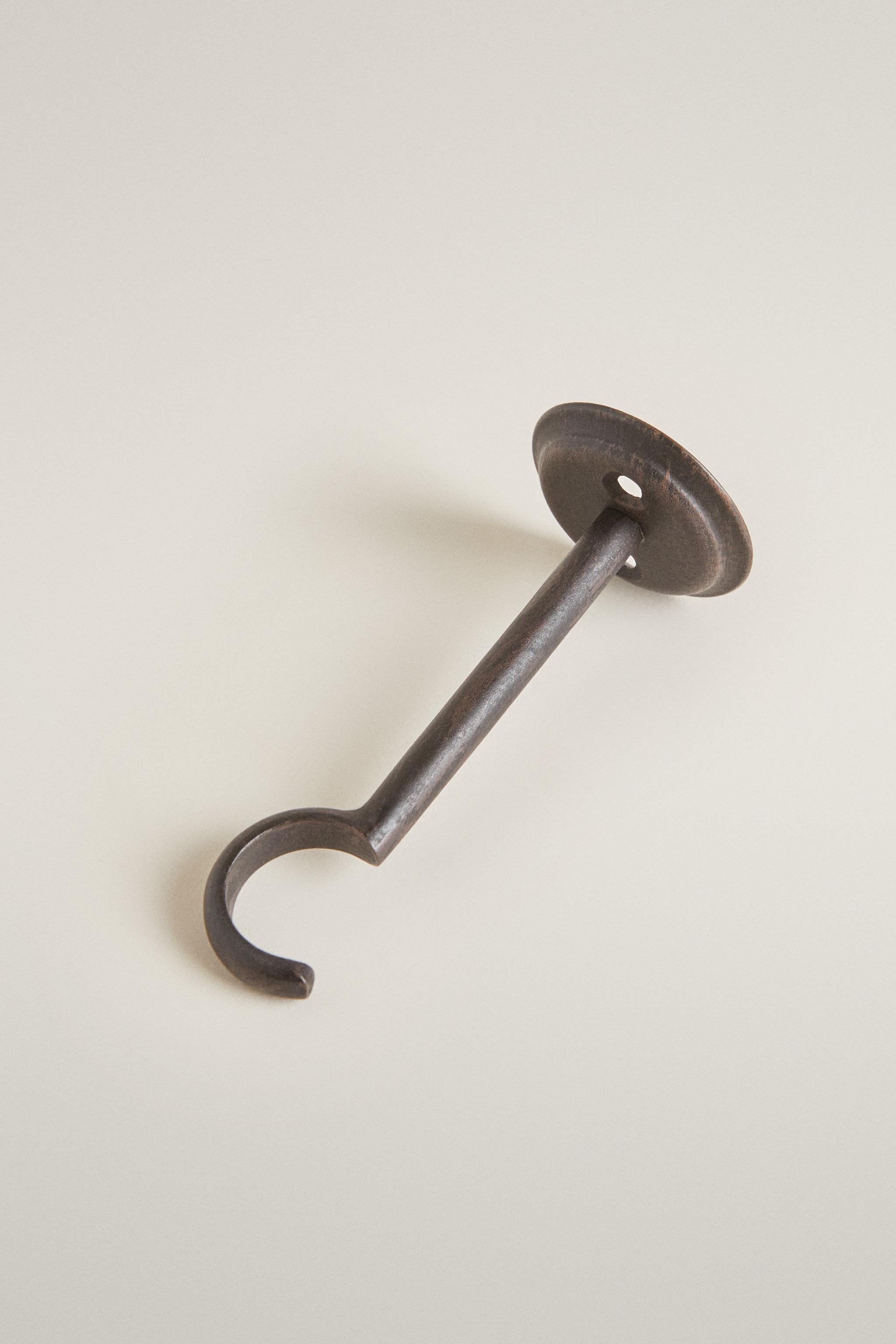 METAL CURTAIN ROD HOOK
