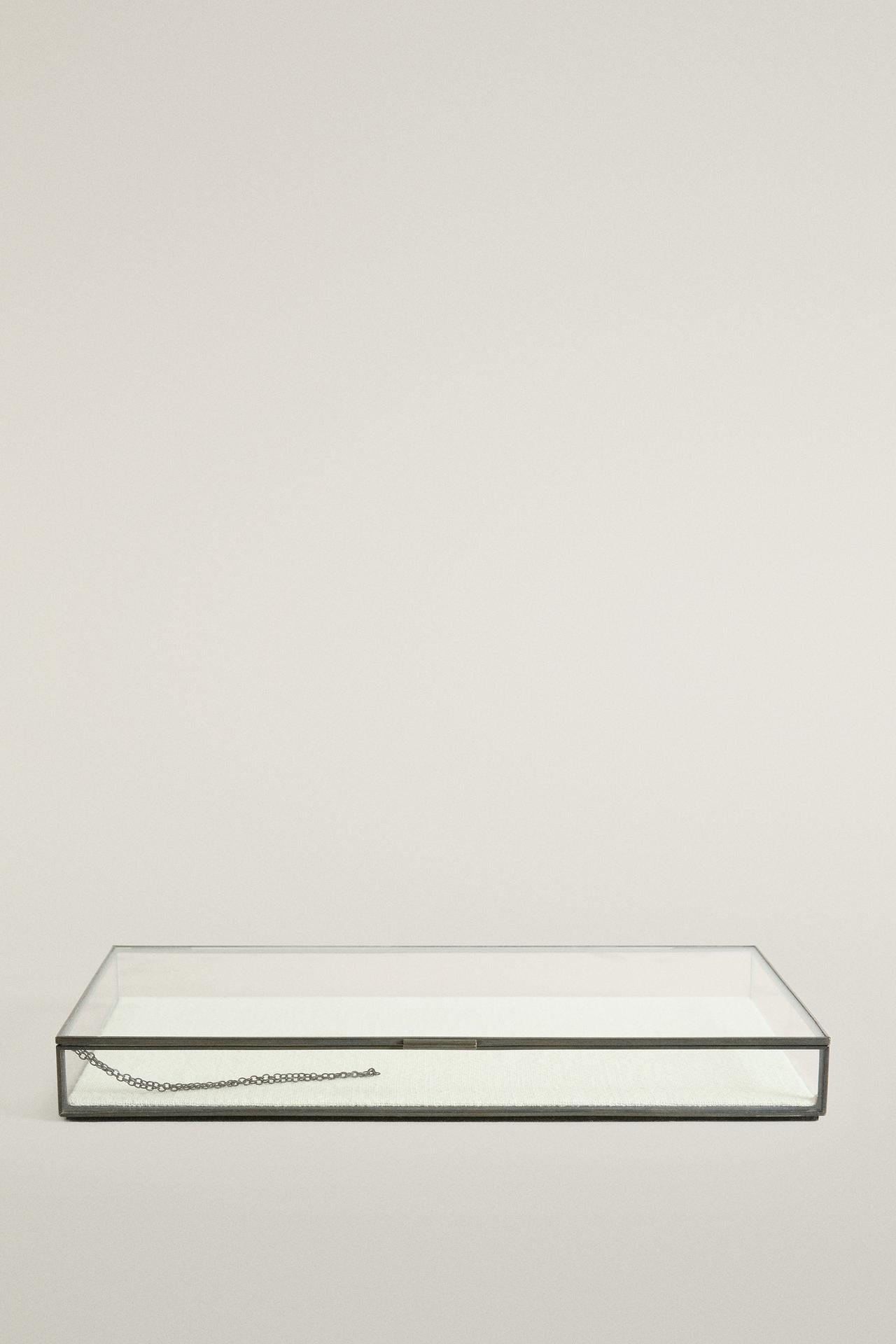 JEWELRY BOX WITH A BLACK METAL BORDER — Black