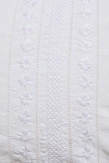 HOUSSE DE COUSSIN BRODERIES - Blanc cassé de Zara - Image 2