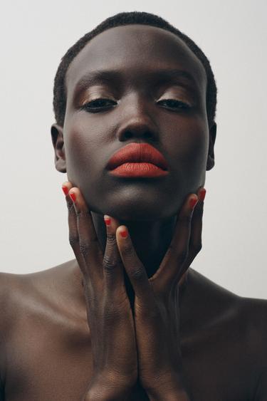 NEGLELAK - RED fra Zara