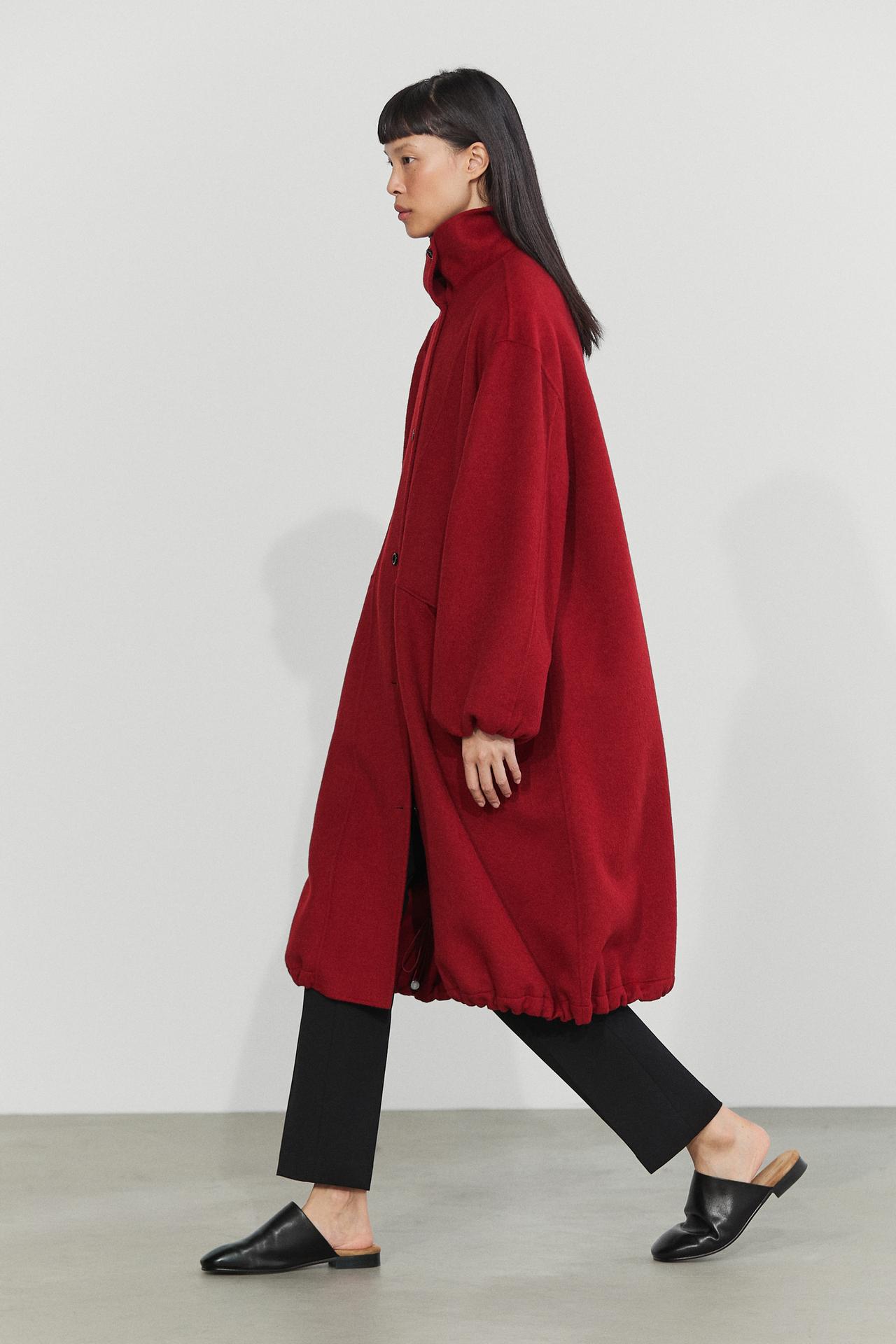 Long coat with asymmetrical collar detail — Red